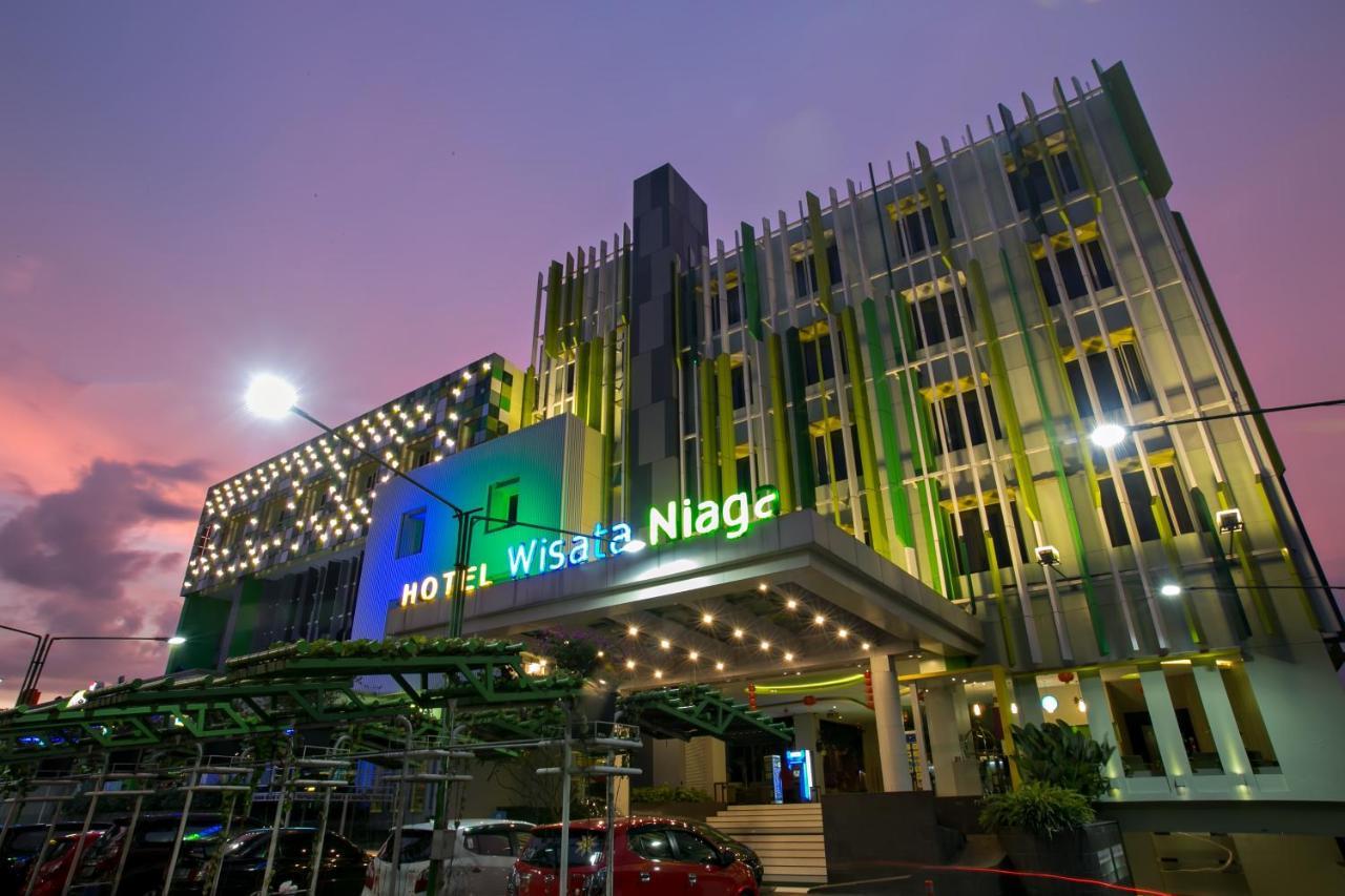 Hotel Wisata Niaga Пурвокерто Экстерьер фото