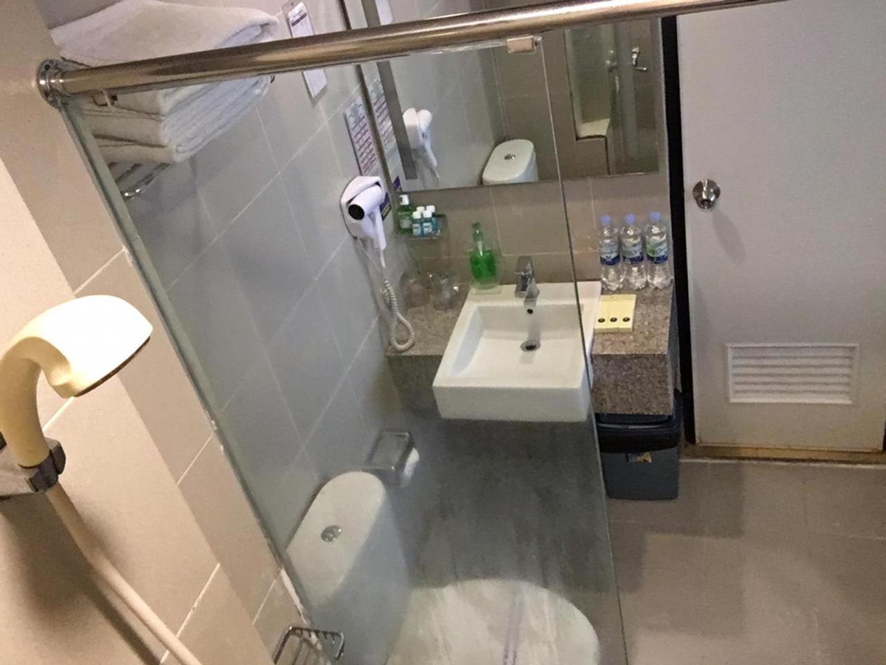 Hotel Wisata Niaga Пурвокерто Экстерьер фото