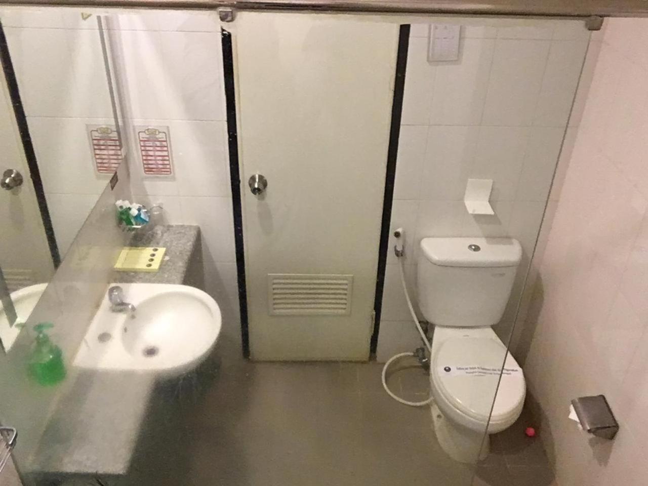Hotel Wisata Niaga Пурвокерто Экстерьер фото