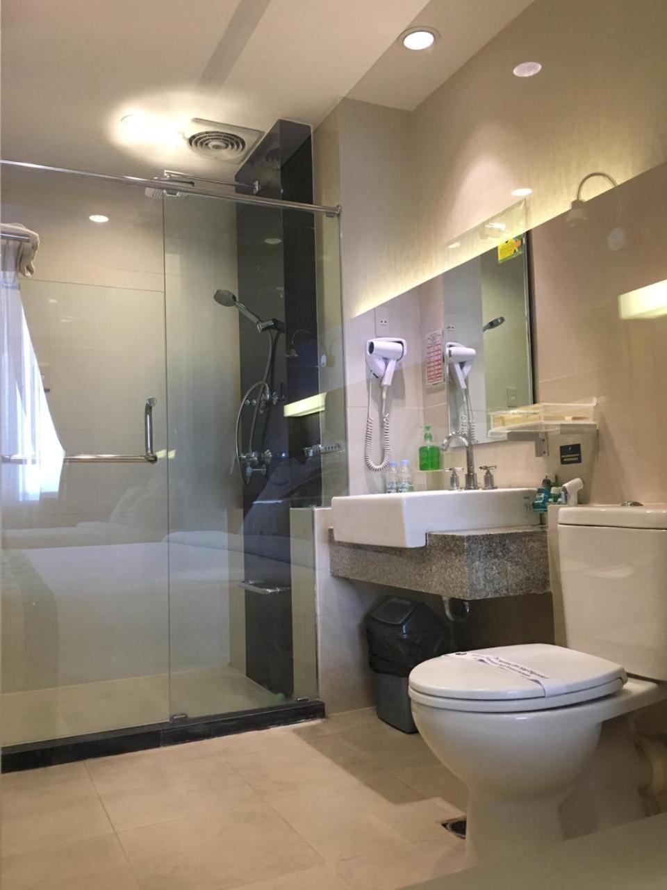 Hotel Wisata Niaga Пурвокерто Экстерьер фото