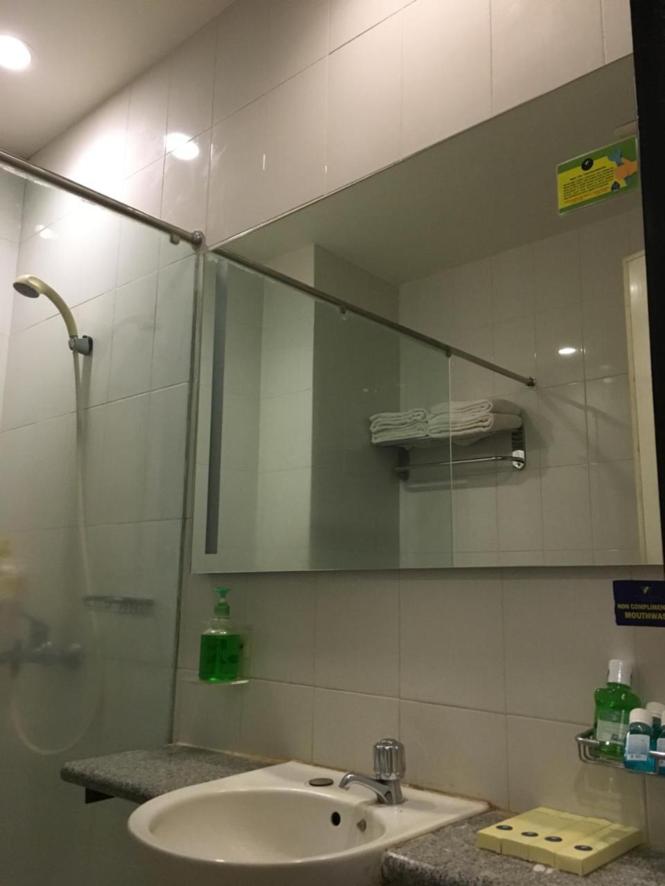 Hotel Wisata Niaga Пурвокерто Экстерьер фото