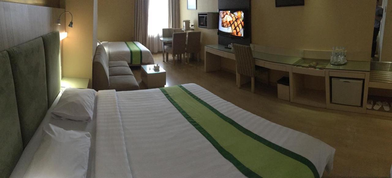 Hotel Wisata Niaga Пурвокерто Экстерьер фото